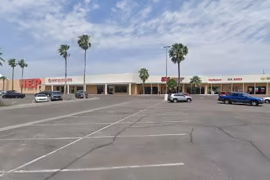 4801 San Dario Avenue | Warehouse Rental - Laredo, Texas