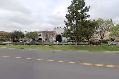 251 Camarillo Ranch Road | Warehouse Rental - Mission Oaks Business Park, California